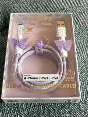 Poppy Clip & Protect USB-A to Lightning Cable – Lavender Butterfly